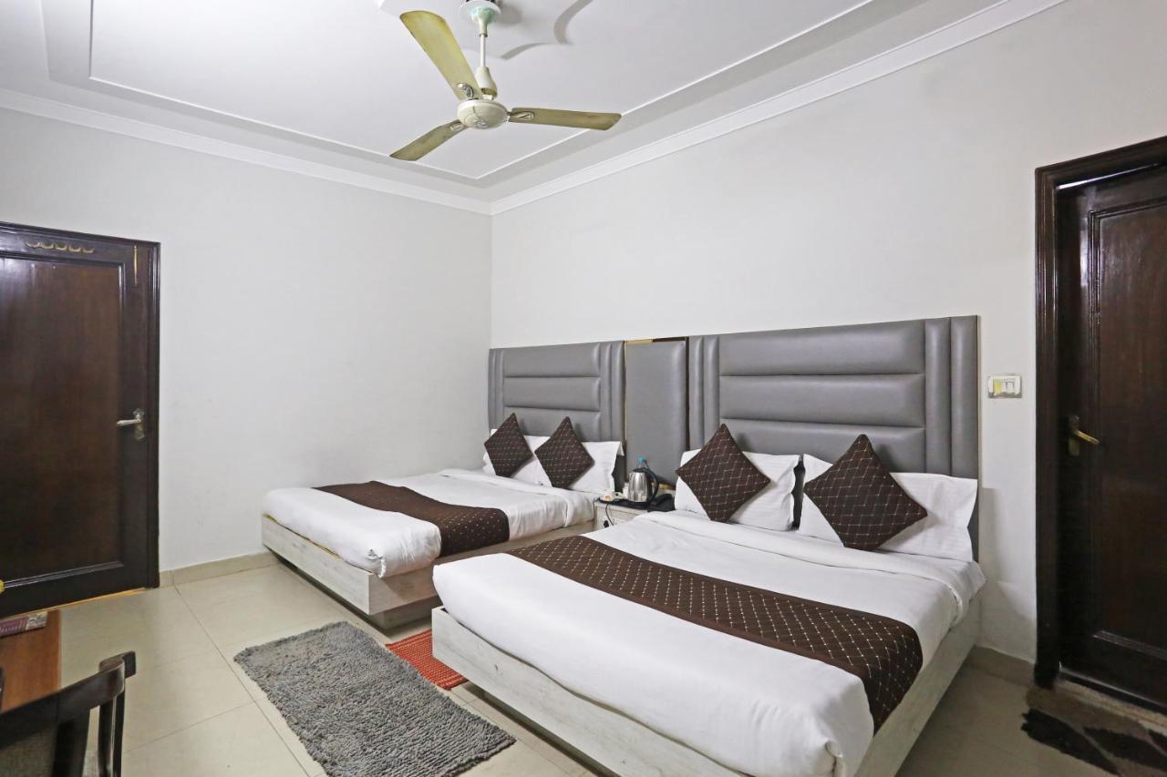Hotel Ratandeep International At Railway Station 3*