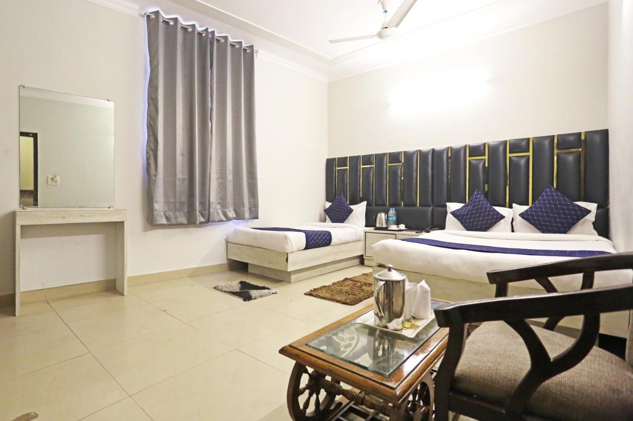 Ratandeep International At Railway Station Hotel New Delhi